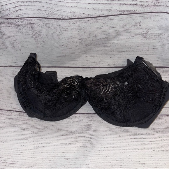 Victoria Secret 38C bra black lace like new - Picture 4 of 5